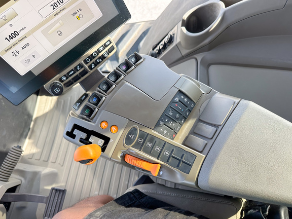 2025 John Deere 9RT 590 Tractor Rubber Track