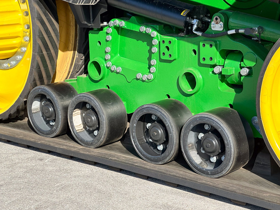 2025 John Deere 9RT 590 Tractor Rubber Track