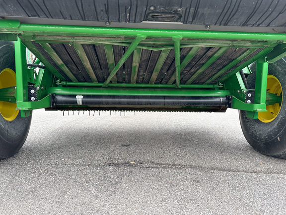 2018 John Deere 560M Baler/Round