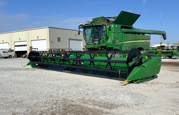 2013 John Deere 640FD Header Combine