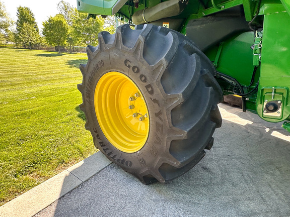 2025 John Deere S7 800 Combine