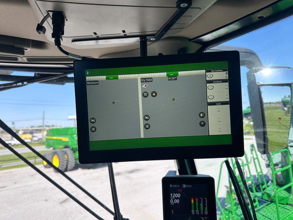 2025 John Deere S7 800 Combine
