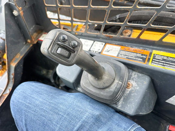 2019 John Deere 324G Skid Steer Loader