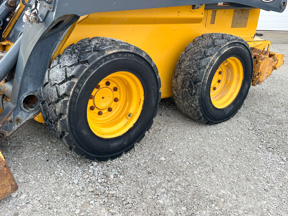 2019 John Deere 324G Skid Steer Loader