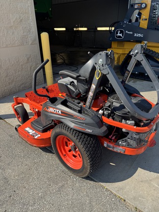 2017 Kubota Z421 Mower/Zero Turn