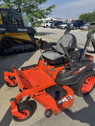 2017 Kubota Z421 Mower/Zero Turn
