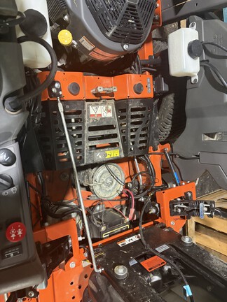 2023 Husqvarna Z560L Mower/Zero Turn