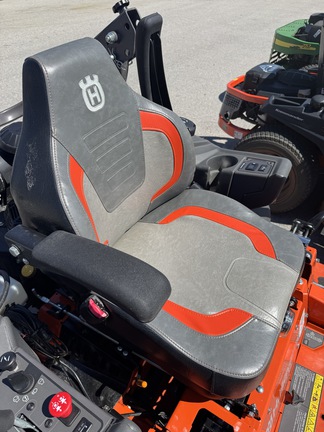 2023 Husqvarna Z560L Mower/Zero Turn