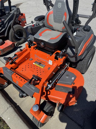 2023 Husqvarna Z560L Mower/Zero Turn