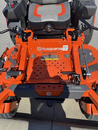 2023 Husqvarna Z560L Mower/Zero Turn
