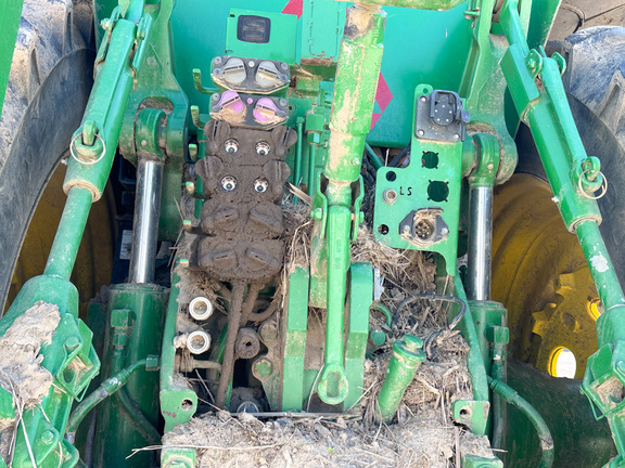2017 John Deere 8370R Tractor