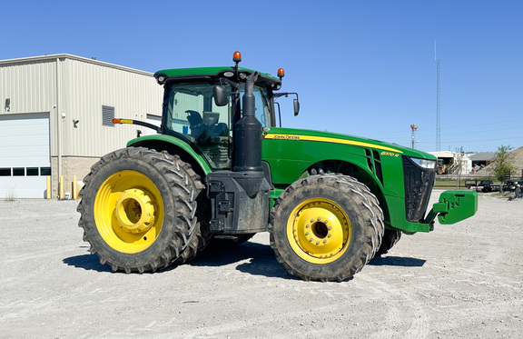 2017 John Deere 8370R Tractor