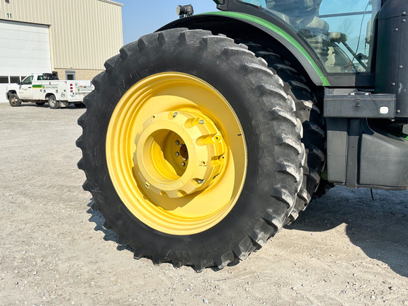 2013 John Deere 8335R Tractor