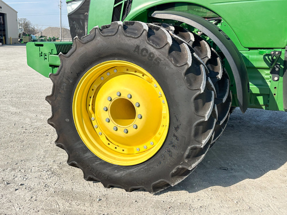 2013 John Deere 8335R Tractor