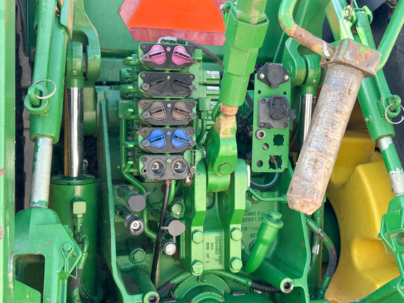 2013 John Deere 8335R Tractor