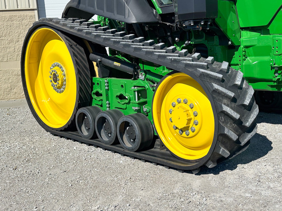 2025 John Deere 8RT 370 Tractor Rubber Track
