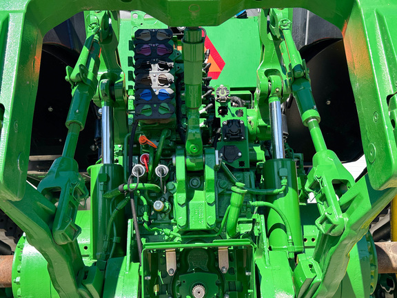 2025 John Deere 8RT 370 Tractor Rubber Track