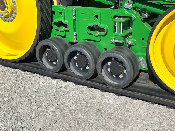 2025 John Deere 8RT 370 Tractor Rubber Track