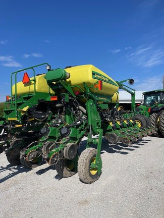 2017 John Deere 1775NT Planter
