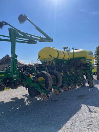 2017 John Deere 1775NT Planter