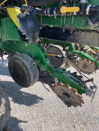 2017 John Deere 1775NT Planter