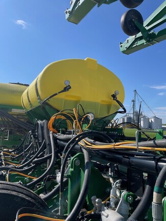 2017 John Deere 1775NT Planter
