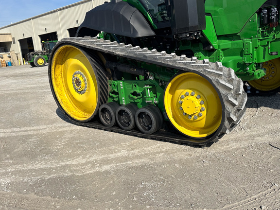 2025 John Deere 8RT 370 Tractor Rubber Track