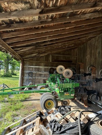 2014 John Deere 2100 Disk Ripper