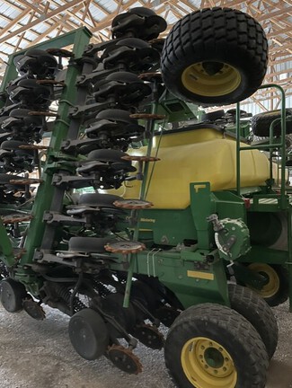 2009 John Deere 1990 Air Seeder