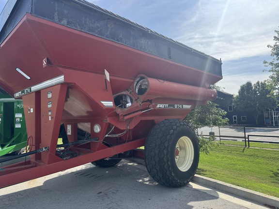 1998 Brent 874 Grain Cart