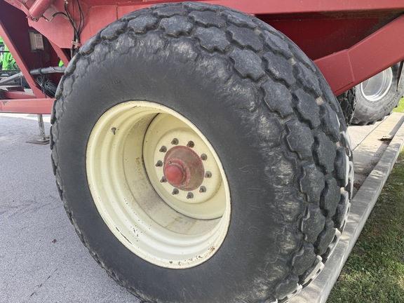 1998 Brent 874 Grain Cart