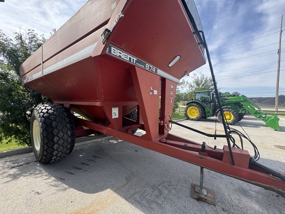 1998 Brent 874 Grain Cart