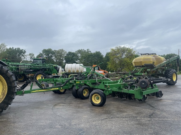 2014 John Deere 1890 Air Seeder