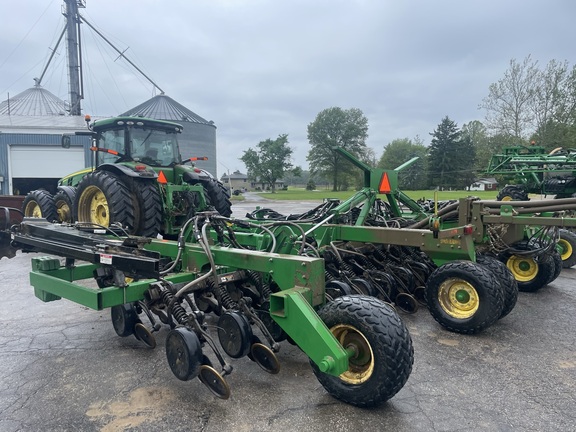 2014 John Deere 1890 Air Seeder