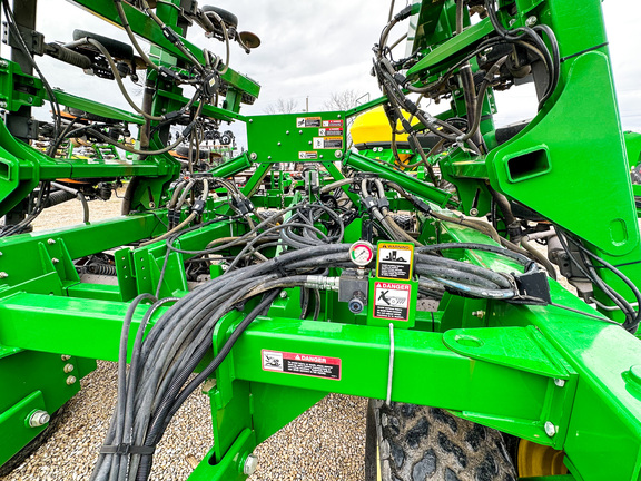 2014 John Deere 1890 Air Seeder