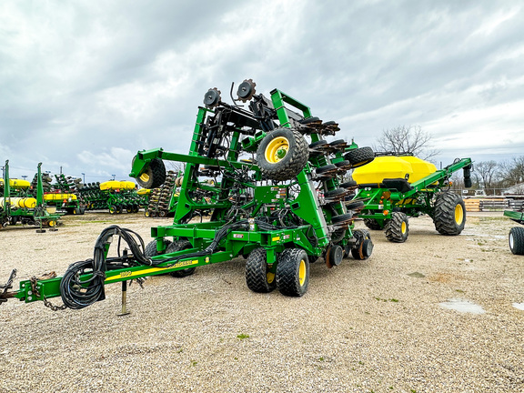 2014 John Deere 1890 Air Seeder