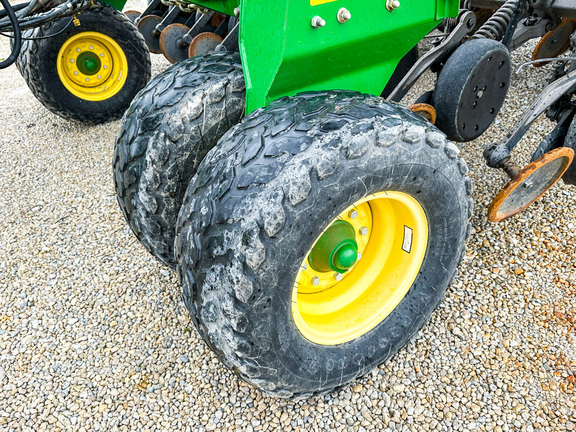 2014 John Deere 1890 Air Seeder