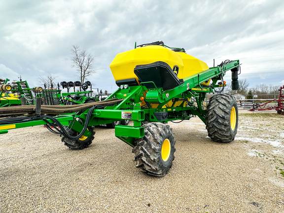 2014 John Deere 1890 Air Seeder