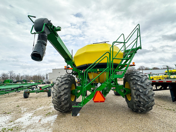 2014 John Deere 1890 Air Seeder