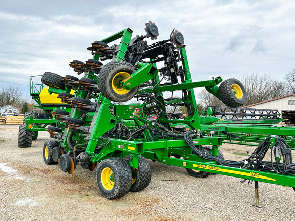 2014 John Deere 1890 Air Seeder