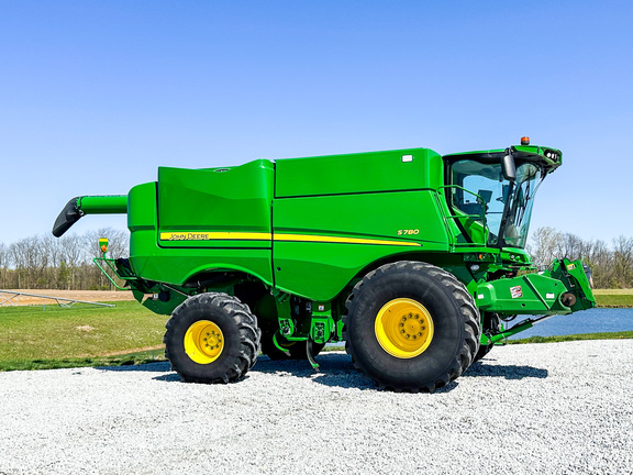 2018 John Deere S780 Combine