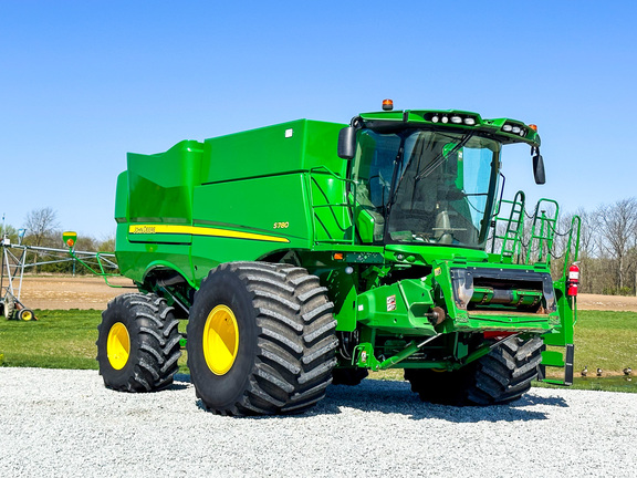 2018 John Deere S780 Combine