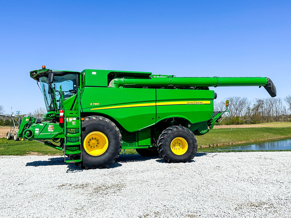 2018 John Deere S780 Combine