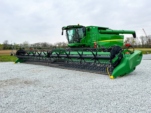 2022 John Deere RD45F Header Combine