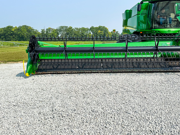 2019 John Deere 745FD Header Combine