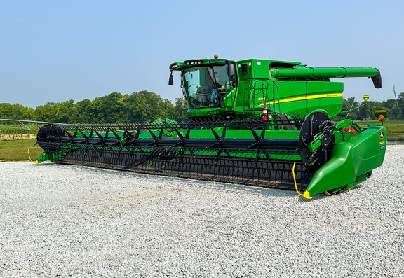 2019 John Deere 745FD Header Combine