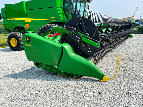 2019 John Deere 745FD Header Combine