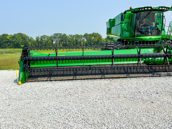 2019 John Deere 745FD Header Combine