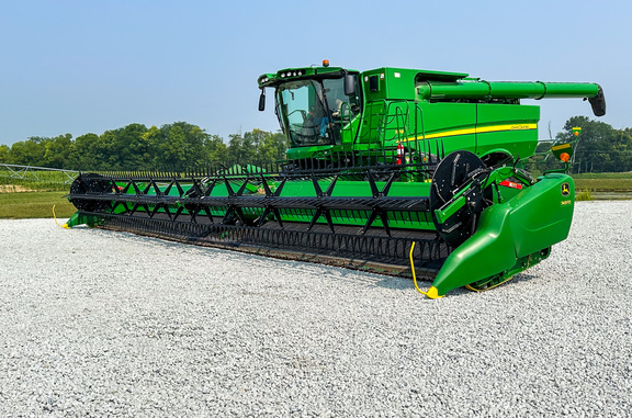 2019 John Deere 745FD Header Combine