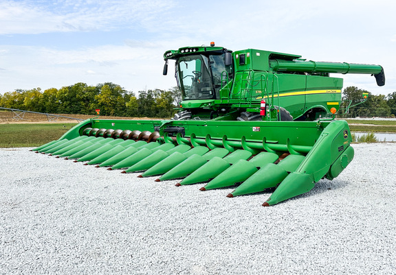 2013 John Deere 616C Header Corn Head